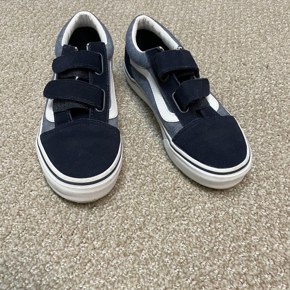 Boys Vans Old Skool Velcro. Worn once. Size 3